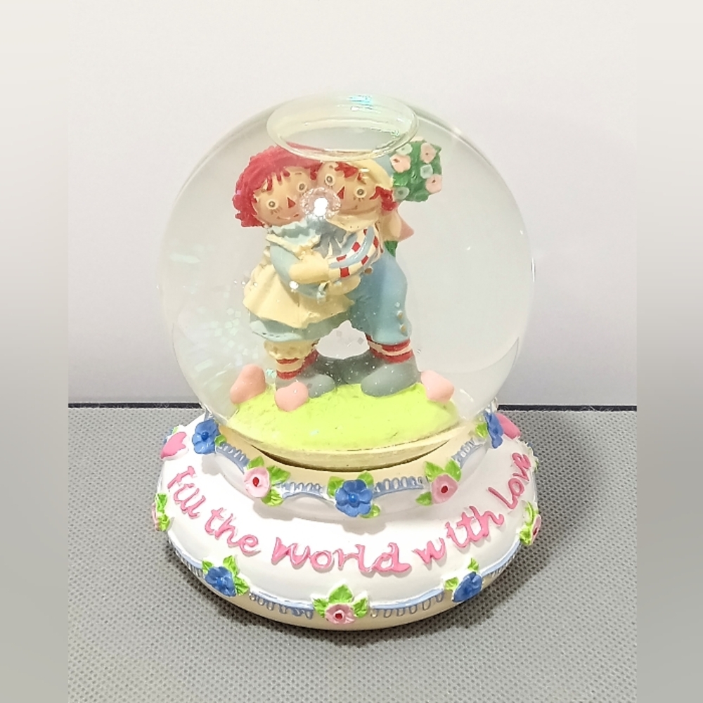 Raggedy Ann and Andy Snow Globe Glitter Globe Fill the World With Love 2006 - Picture 2 of 7